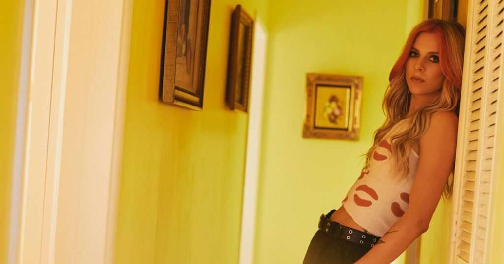 Check out Taylor Acorns candid new single, Growing Pains