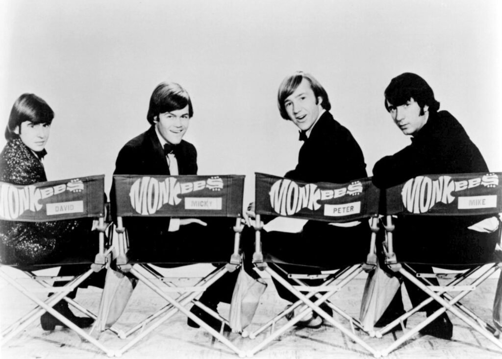 Classic Clips: The Monkees What Am I Doing Hangin Round? – The Monkees TV Series Episode 40, Monkees Marooned 1967 Classic Clips: The Monkees What Am I Doing Hangin Round? – The Monkees TV Series Episode 40, Monkees Marooned 1967
