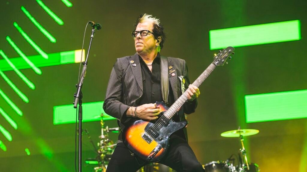I will miss all of you with all of my heart. The Offspring guitarist Noodles to step away from live performances to deal with a sudden and fairly serious health issue I will miss all of you with all of my heart. The Offspring guitarist Noodles to step away from live performances to deal with a sudden and fairly serious health issue