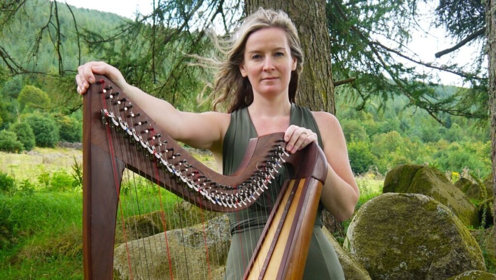 Ulster Singer-songwriter, Harpist, and Biologist Bróna McVittie