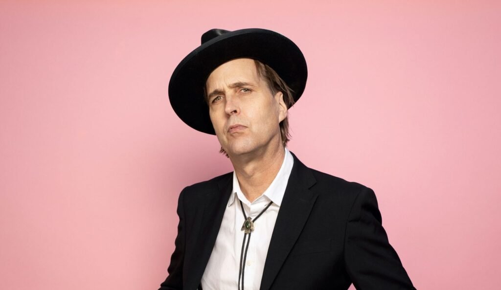 Classic Clips: Chuck Prophet Longshot Lullaby – Live Glastonbury Festival, 1995 Classic Clips: Chuck Prophet Longshot Lullaby – Live Glastonbury Festival, 1995